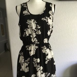 Daniel Irainn, Black and white dress new with tags